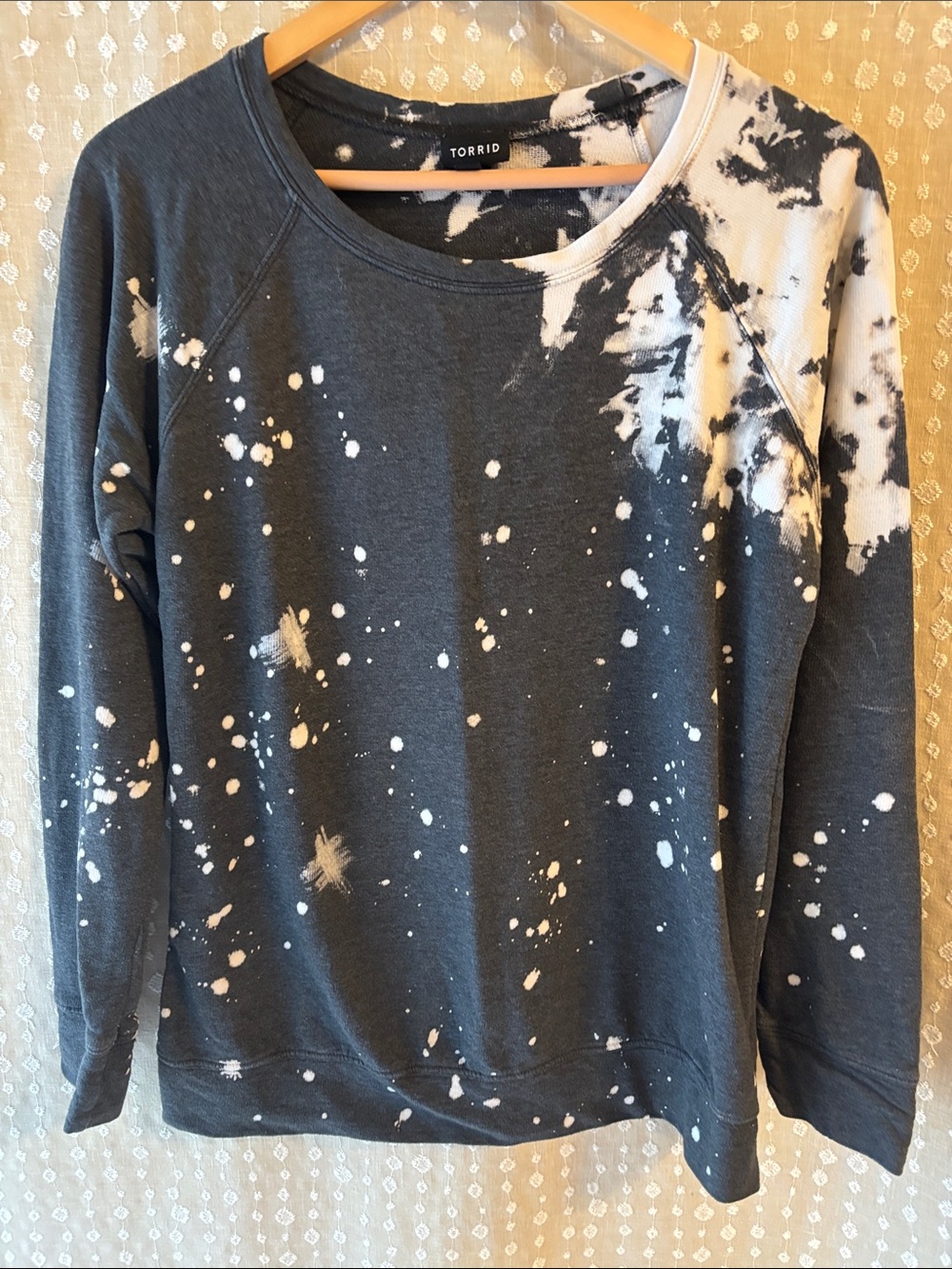 torrid Charcoal Gray & White Tie-Dye Paint Splatter Sweatshirt